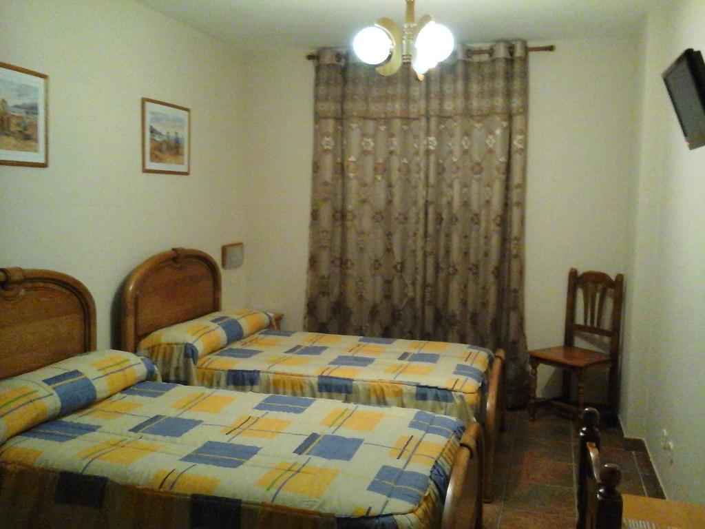 Hostal Pinera Vega De Espinareda Room photo